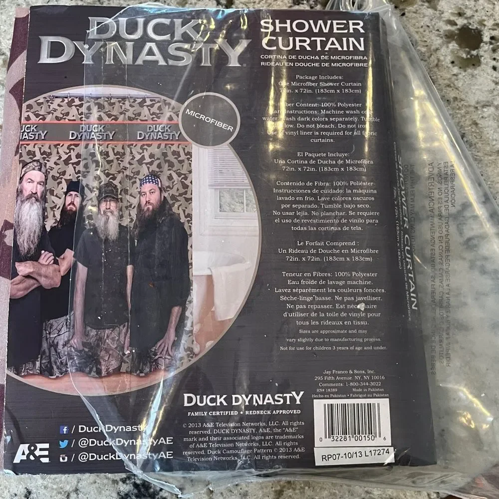 Duck Dynasty shower curtain or photo backdrop! new